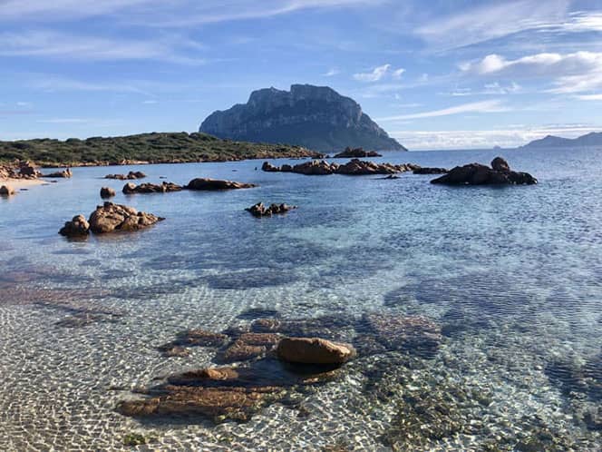 Isola di Tavolara vista da Cala Girgolu