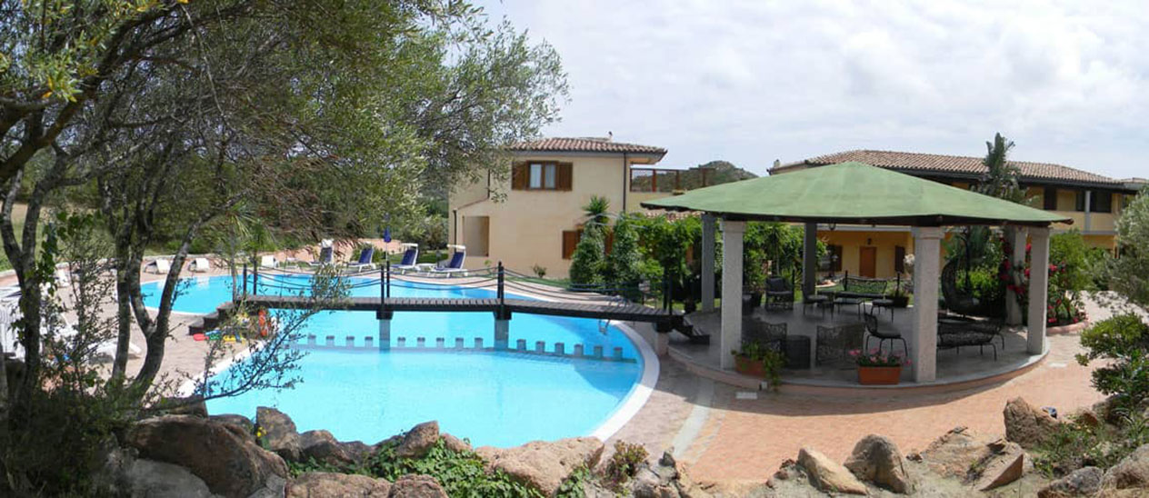 Swimmingpool im Garten Boutique-Hotel Relais Fenicottero Rosa